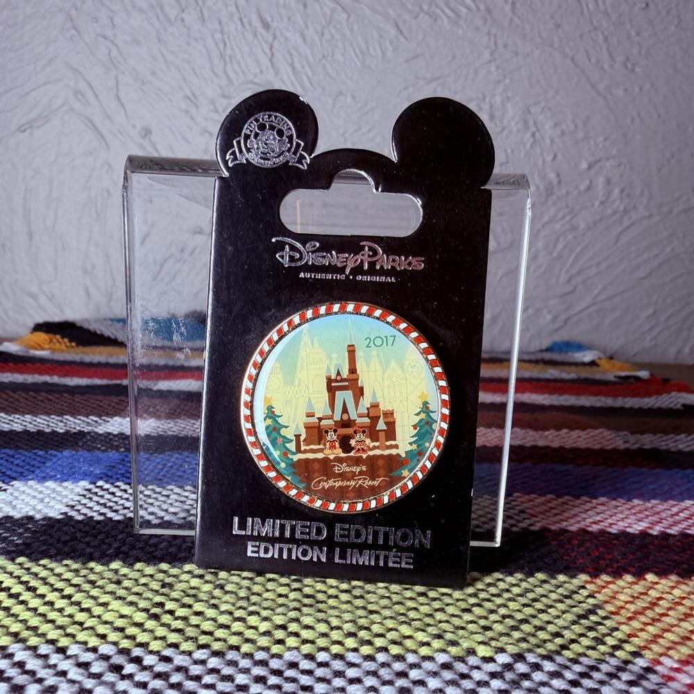 Disney WDW Contemporary Resort Gingerbread House 2017 Mickey & Minnie Pin LE 750